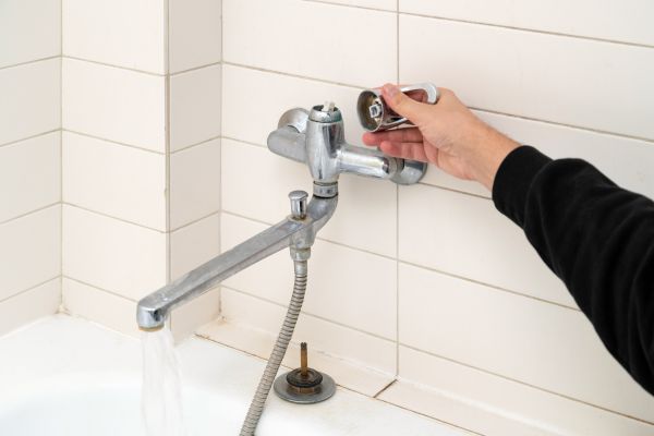 Leaky Bathtub Repair in Dublin